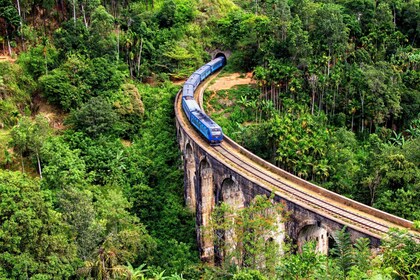 Sri Lanka hill country train trip, Kandy, Nuwara Eliya 2-day