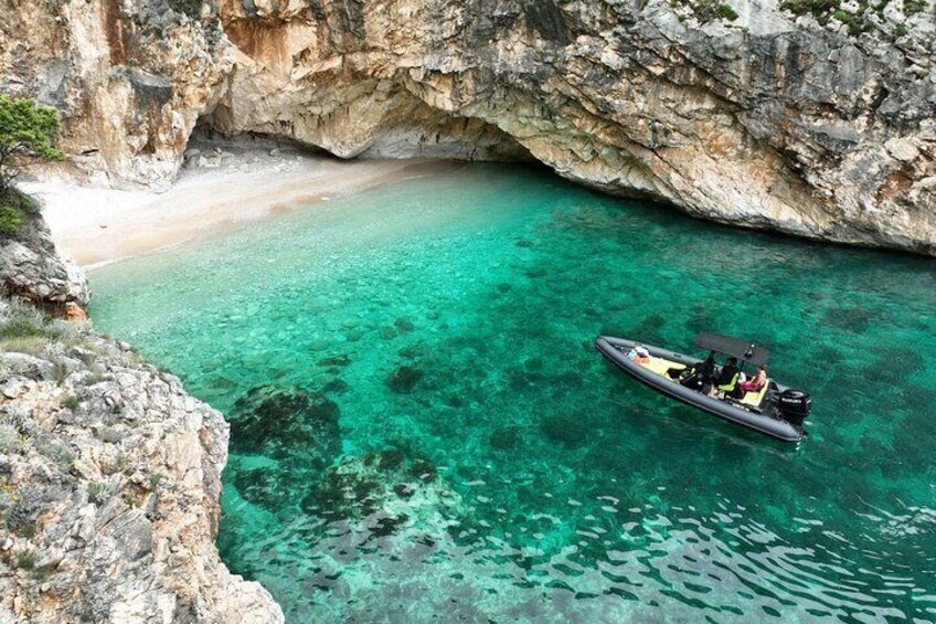 Grama bay Beaches & Caves Small-Group Tour