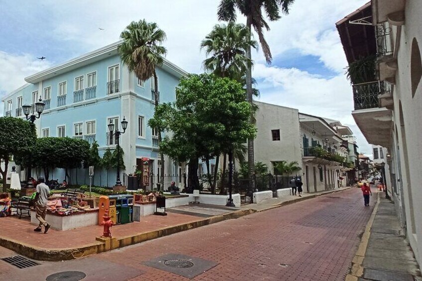 6-Hour Private Historical Tour in Panama with Pickup