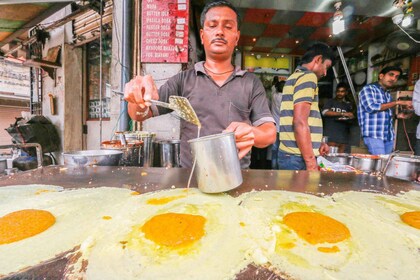 Kuala Lumpur: Madtur på cykel om aftenen