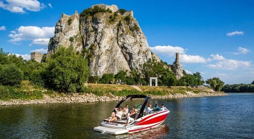 Bratislava mit dem privaten Schnellboot