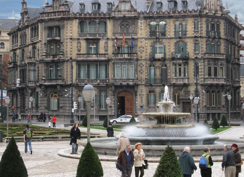 Bilbao: Historical and Architectural Walking Tour