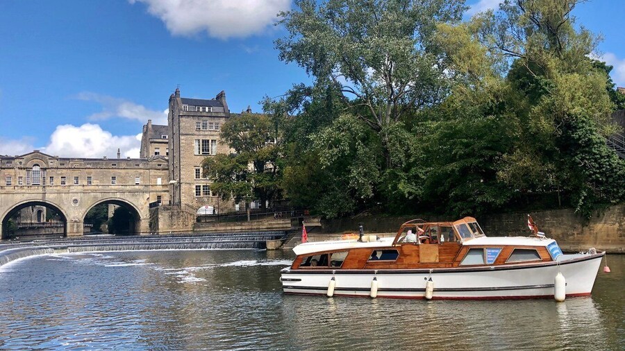 Bath: Sightseeing Boat Cruise with Prosecco