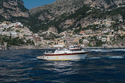 Sorrento: Full-Day Amalfi Coast, Amalfi & Positano Boat Tour