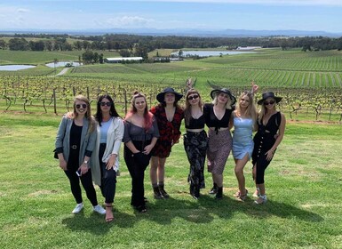 Newcastle: Hunter Valley Wine, Gin, Cheese & Chocolate Tour