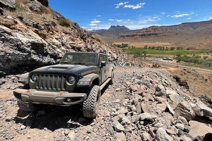 Zion Jeep Tour with Exclusive Access to Zion Cliffside Point