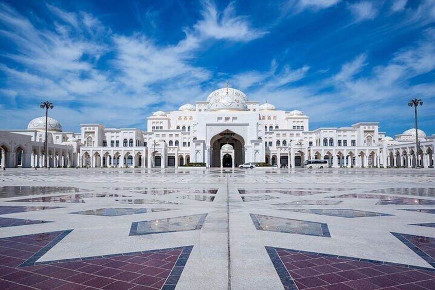 Full-day Private City Tour in Abu Dhabi