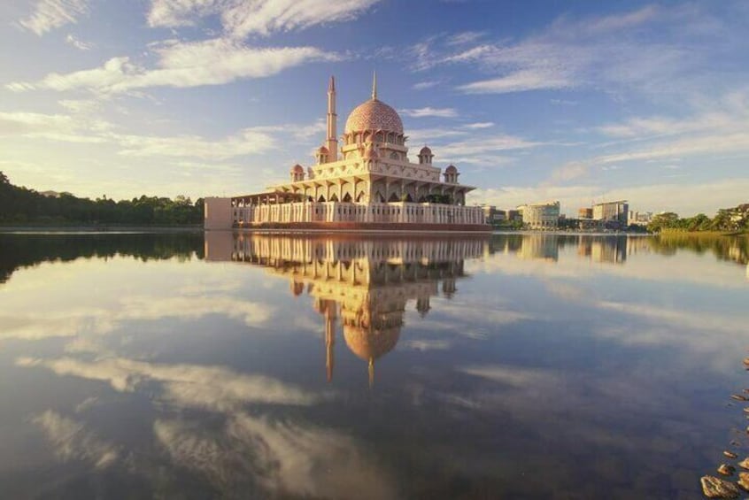 Putrajaya Tour From Kuala Lumpur Includes Batu Caves