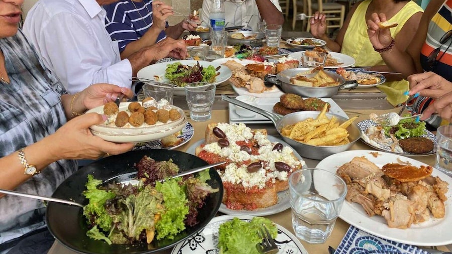 Kalamata: Food tour and Olive Oil Tasting with Light Lunch
