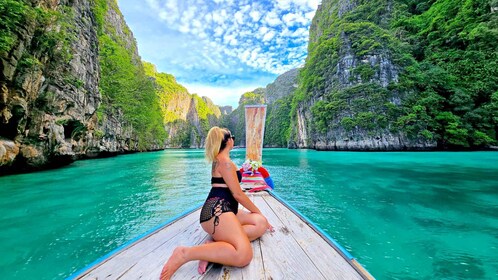 Depuis Phuket : Excursion d'une journée à Phi Phi avec une longue queue pri...