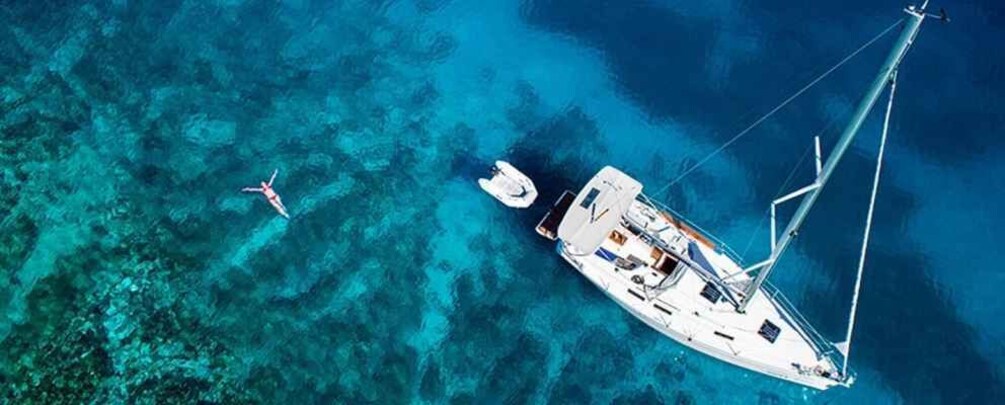 Valencia: 2-Hour Private Boat Cruise