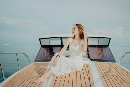 Hong Islands Private Ganztagestour mit dem Luxus-Schnellboot