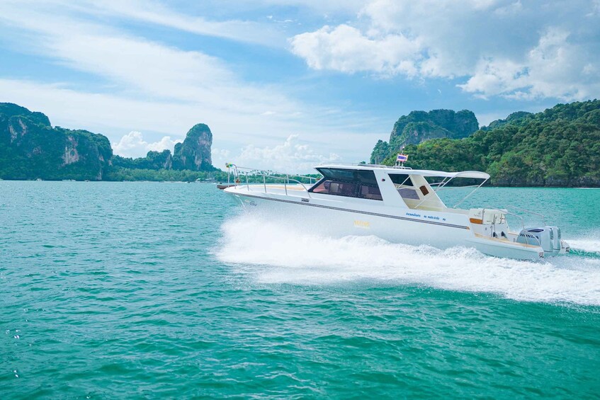 Picture 8 for Activity Hong Islands Private Full day Trip by Luxury Speedboat