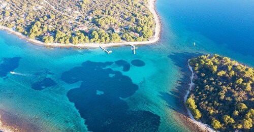 Trogir: Privat hurtigbåttur til Den blå lagune og 3 øyer