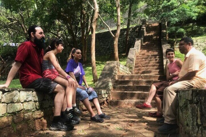 Guide briefing about Sigiriya before starting the tour