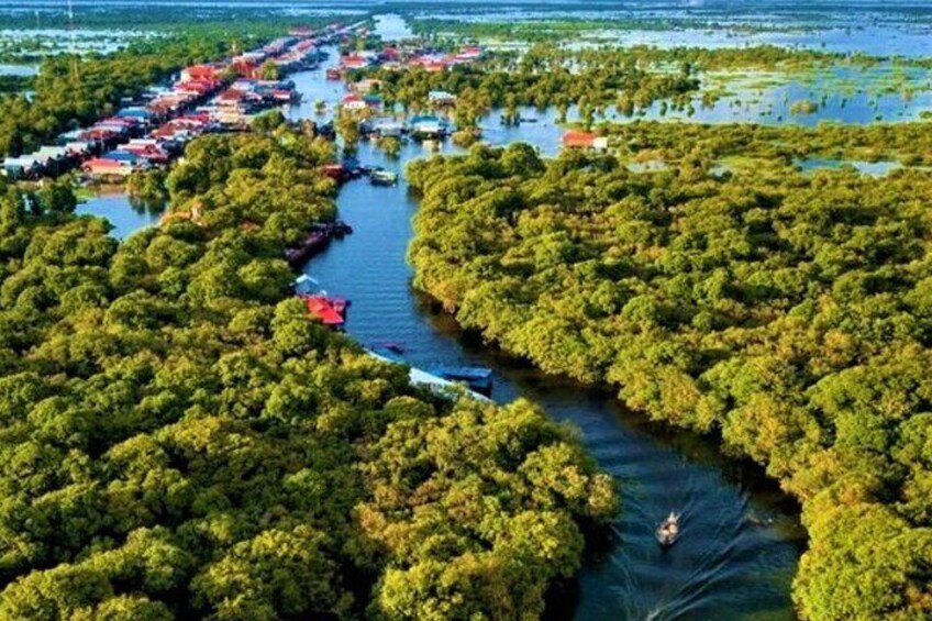 Floating Village Cruise at Tonle Sap Lake & Street Food Tour