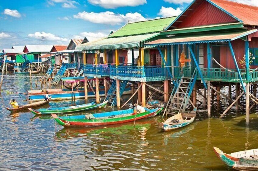 Floating Village Cruise at Tonle Sap Lake & Street Food Tour