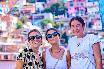 Medellín-Tour in Comuna 13 mit Snacks und eigenem Graffiti