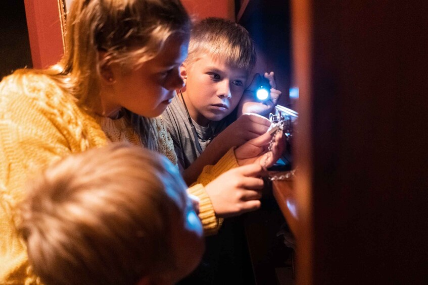 Picture 4 for Activity Sydney's Ultimate Live Escape Room