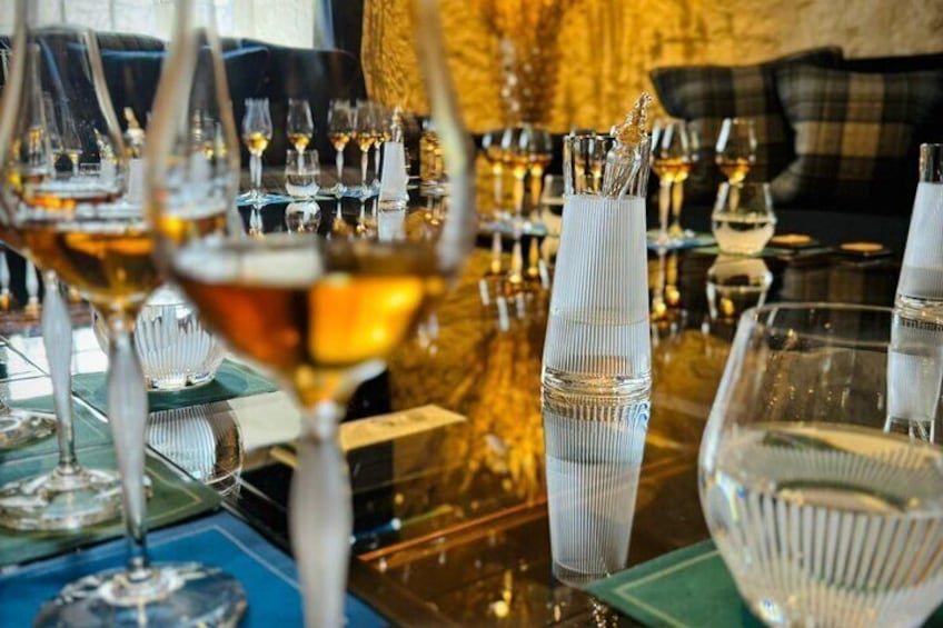 Edinburgh: Highland Perthshire & Whisky Private Luxury Day Tour