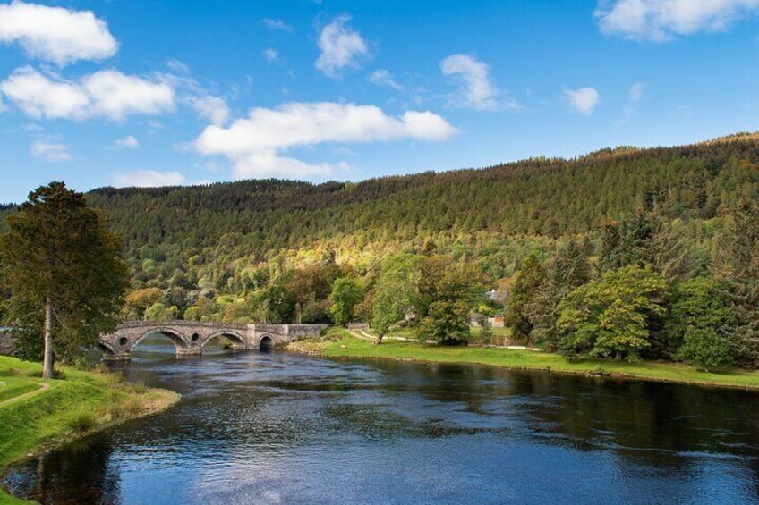 Highland Perthshire and Whisky Day Tour in Luxury MPV from Edinburgh
