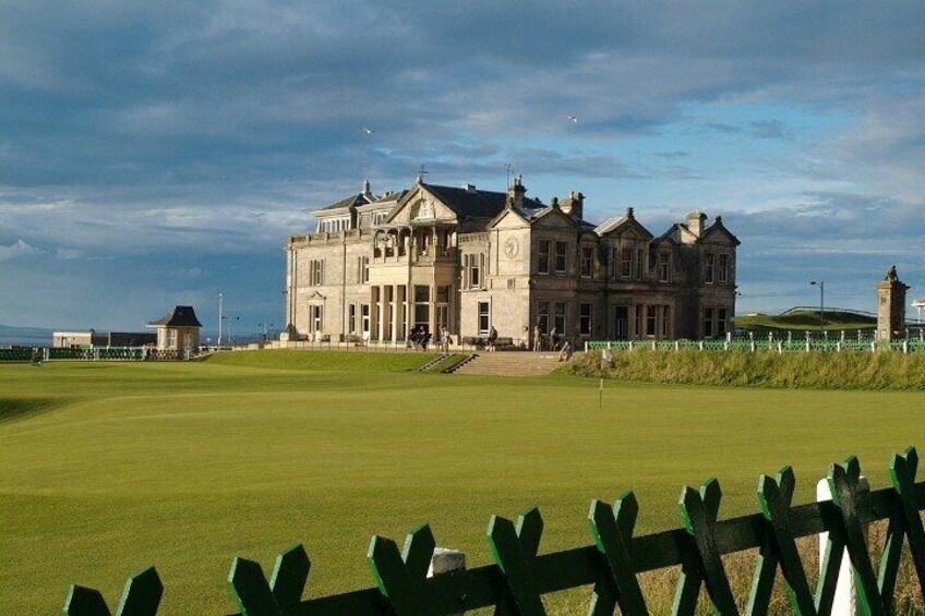 St Andrews Golf Course Club House