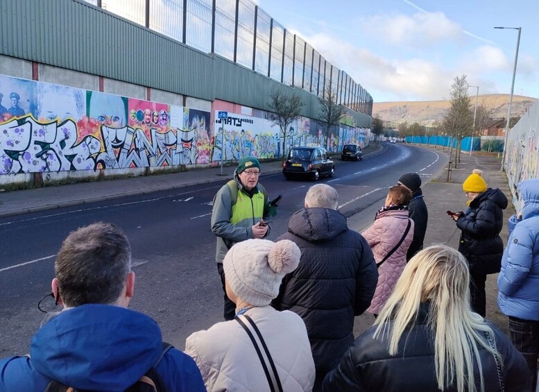 Belfast Walking Tour: Belfast Troubles Tour: Walls & Bridges