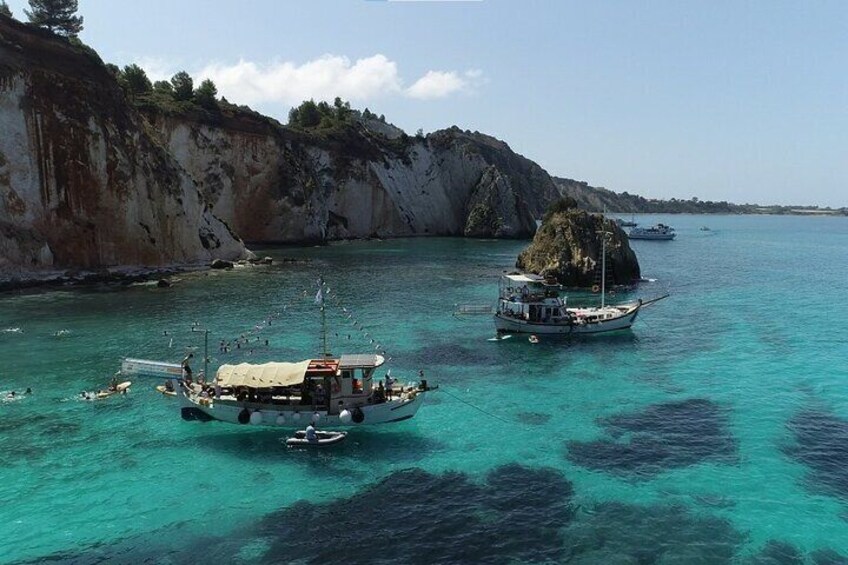 From Argostoli: White Rocks Cruise with Lunch & Wine