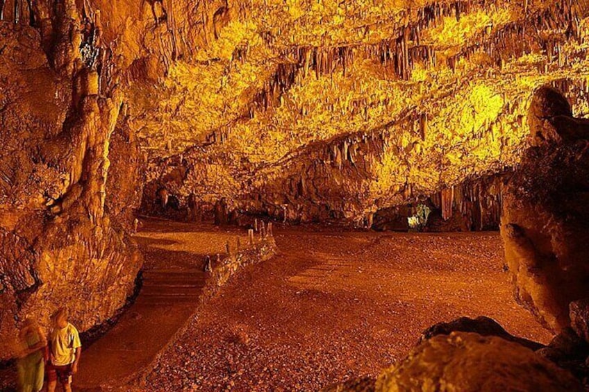 Drogarati Cave