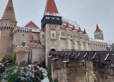 Brasovista: Corvinin linna ja Sibiu (valinnainen Sighisoara).