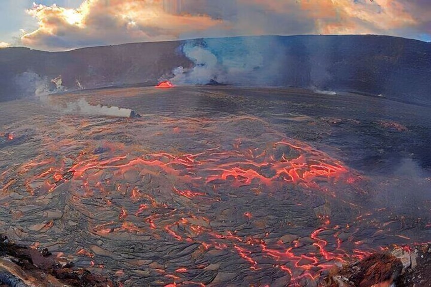 Lava-Halem'aum'au Crater (Kilaeua Volcano)