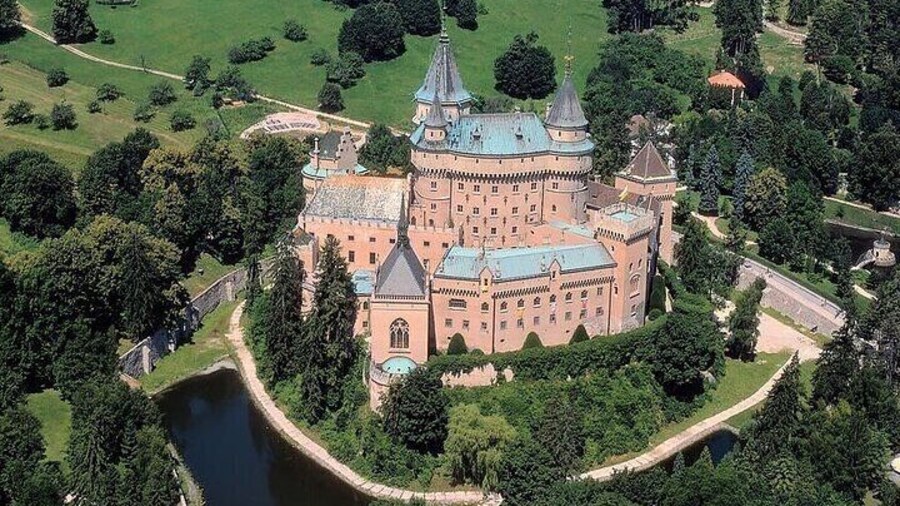 Bojnice Chateau and Cicmany Village Private Trip