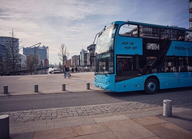 Hampuri: Linja F Hop-On Hop-Off bussi- ja laivakierros.