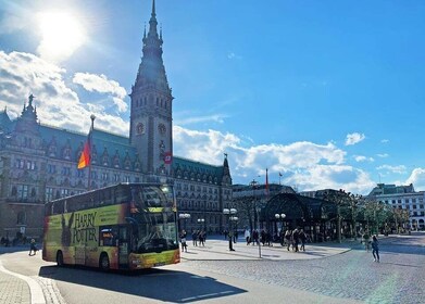 Hampuri: Linja F Hop-On Hop-Off bussi- ja laivakierros.