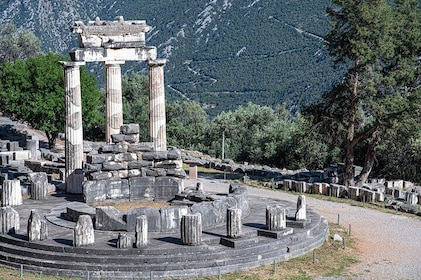 Delphi Skip-The-Line Private Tour with Licensed Guide & Admission