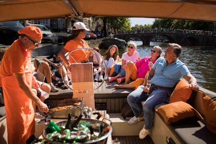 Amsterdam: Privat grillcruise med personlig kokk og drinker