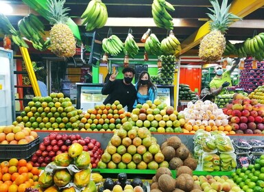 Medellin: Local Market Tour with Exotic Fruit Tastings