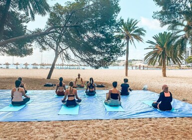 Mallorca: Yoga and Brunch on Palmanova Beach