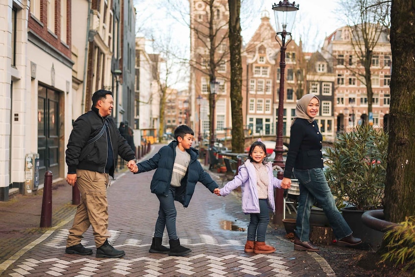 Picture 3 for Activity Amsterdam Photographer: Canal Photoshoot with Edited Photos