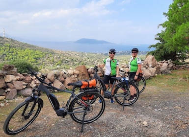 Von Athen aus: Aegina Insel E-Bike Tour mit Fährtickets