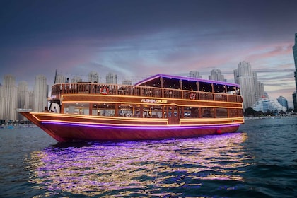 Dubai: Dhow Cruise with Buffet Dinner and Drinks