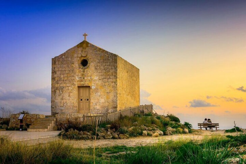 Buskett Woodlands and Dingli Cliffs Nature Walking Private Tour