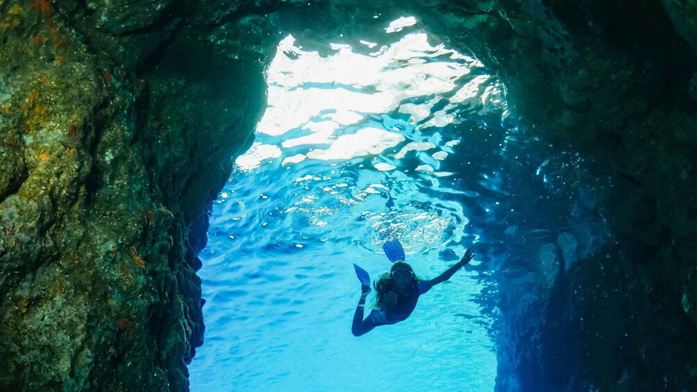 Picture 6 for Activity Amalfi Coast: Boat and Snorkeling Tour with a Captain