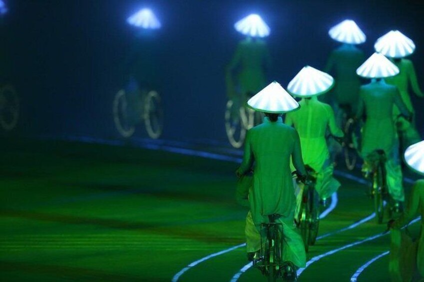 Watch a mesmerizing show of song and dance about Hoi An’s past