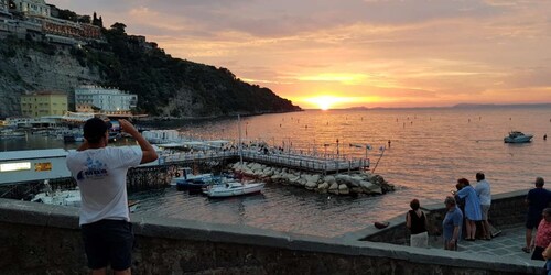Crociera privata al tramonto in Costiera Sorrentina