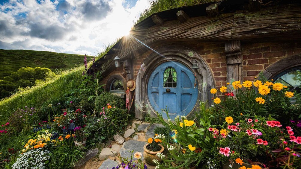 From Auckland: Hobbiton Movie Set Full-Day Trip