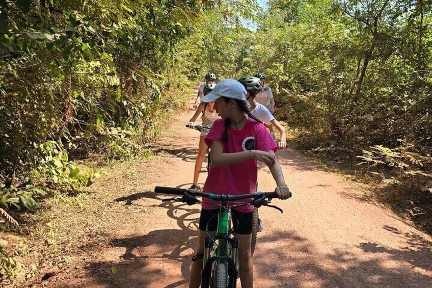 Silk island cycling tour