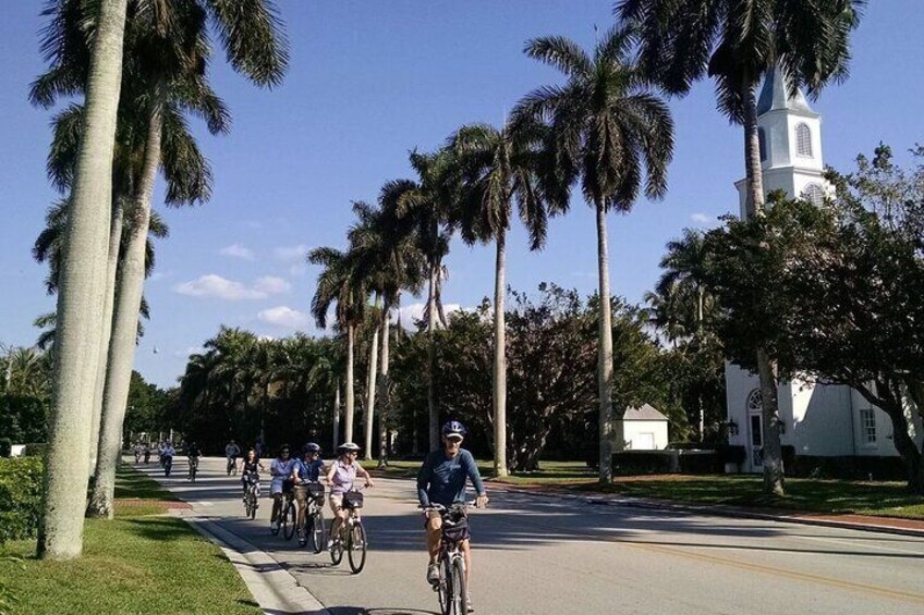 Small Group Historic Old Naples Guided Bicycle Tour