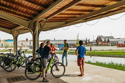 Brussels: City Highlights and Hidden Gems Bike Tour