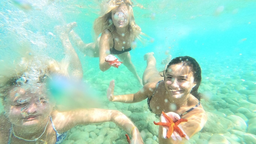 Pula: Sea Cave and Cliffs Guided Kayak Tour in Pula
